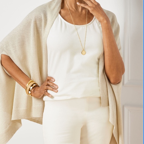 Beautiful Soft Champagne GoldMetallic Shimmer Lurex Thread Ruana - Picture 1 of 4